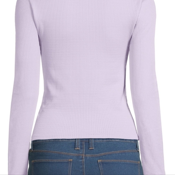 No Boundaries Long Sleeves Juniors’ Crewneck Waffle Tee - Picture 4 of 4